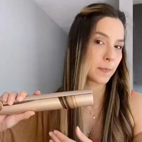 2-in-1 Straightener – Turn heads with soft curls or perfect straightening